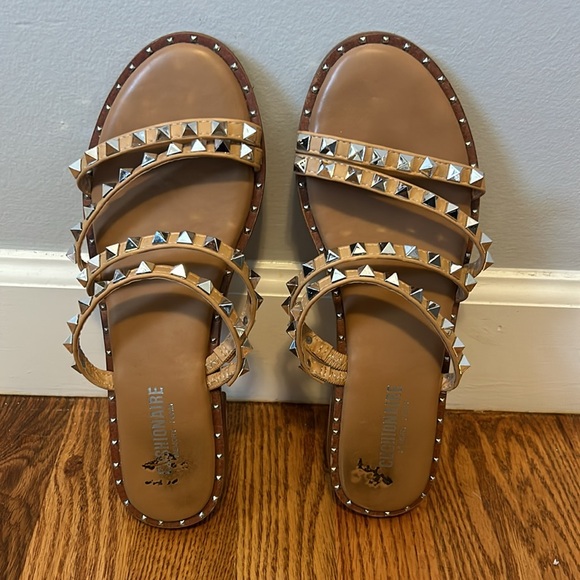 Strappy sandal with studs - Picture 4 of 4